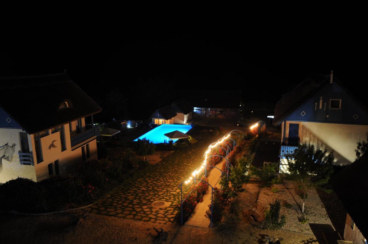 Nena Art Resort Дунавэцу-де-Жос Экстерьер фото